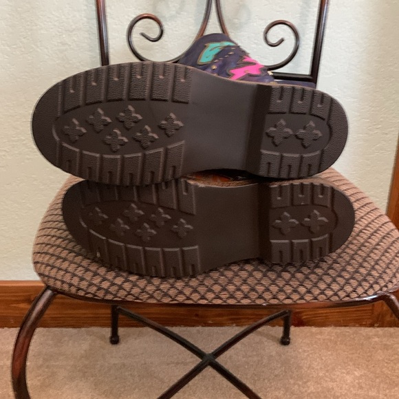 Size 9 - lace up leather boots - mult colors - Picture 4 of 7